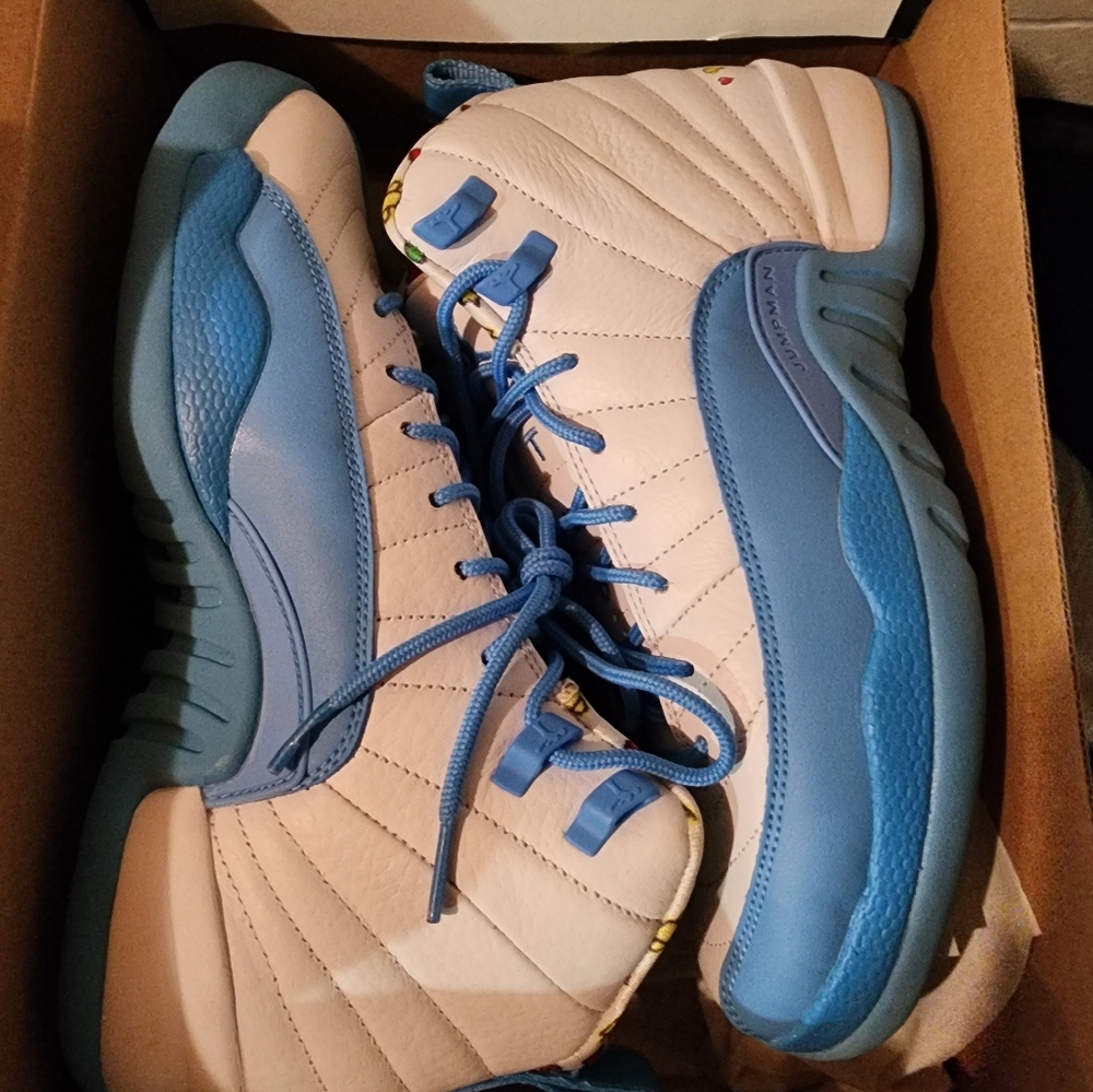 Jordan 12 Emoji